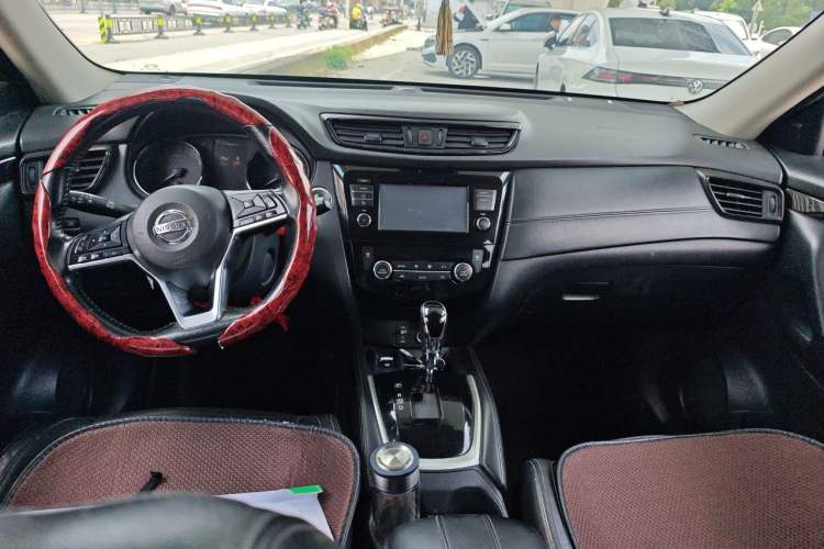 Used Nissan X-Trail 2019 2.0L CVT Comfort Edition 2WD Center Console