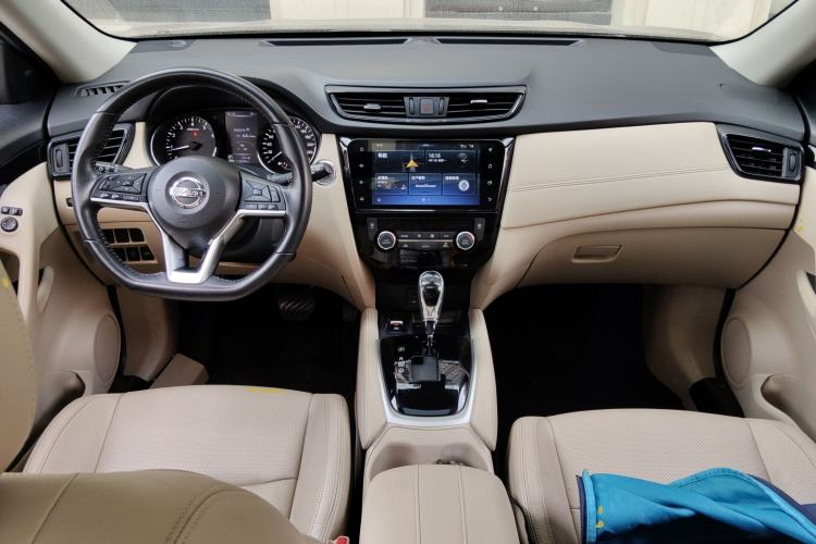 Used Nissan X-Trail 2019 2.0L CVT Smart Connect Comfort Edition 2WD Center Console