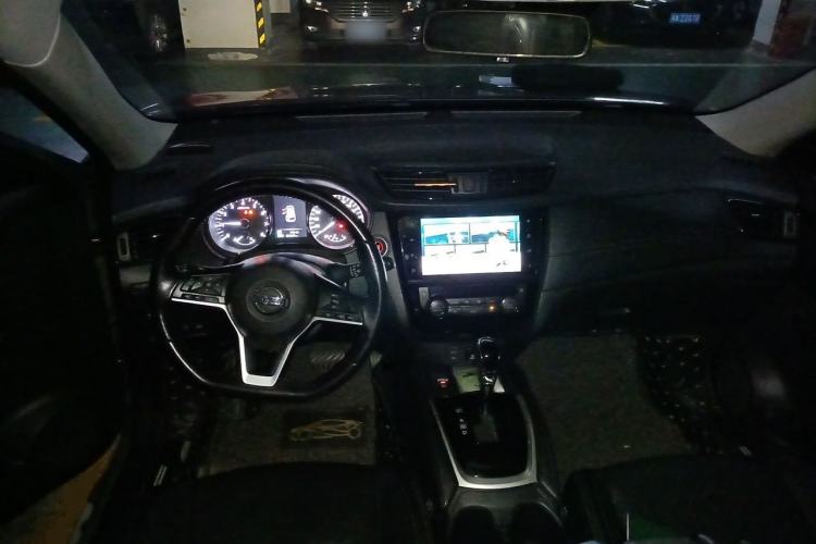 Used Nissan X-Trail 2019 2.0L CVT Smart Connect Comfort Edition 2WD Center Console