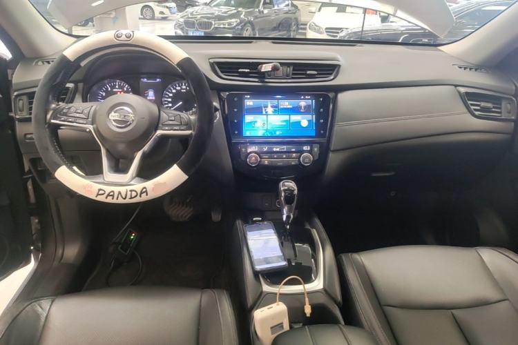 Used Nissan X-Trail 2019 2.0L CVT Smart Connect Comfort Edition 2WD Center Console
