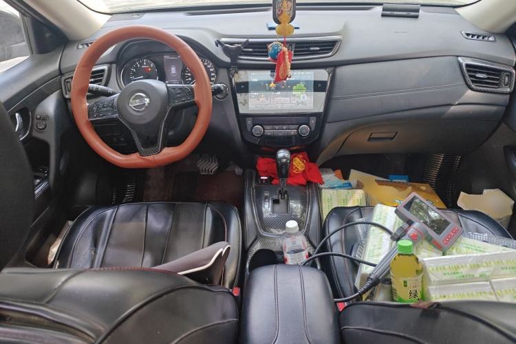 Used Nissan X-Trail 2019 2.0L CVT Smart Connect Comfort Edition 2WD Center Console