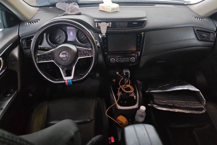Used Nissan X-Trail 2019 2.0L CVT SmartConnect 7-Seater Comfort Edition 2WD Center Console