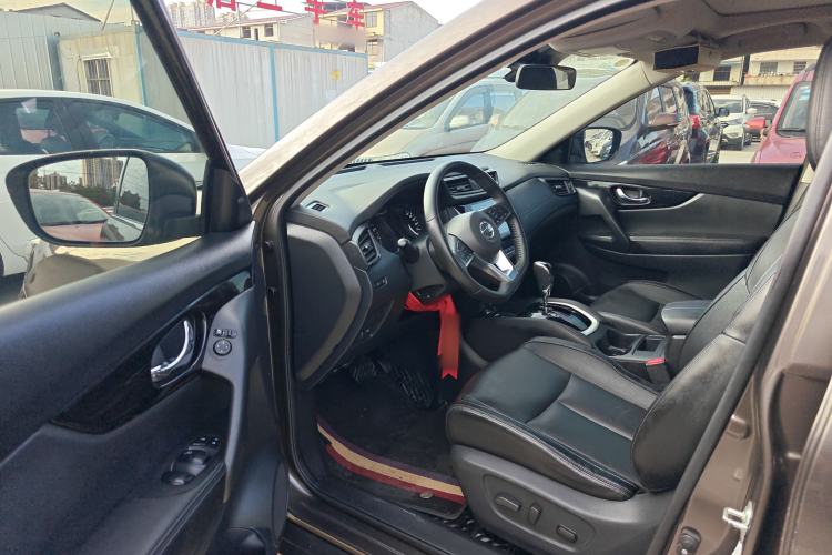 Used Nissan X-Trail 2019 2.0L CVT Smart Connect Comfort Edition 2WD Driver Seat