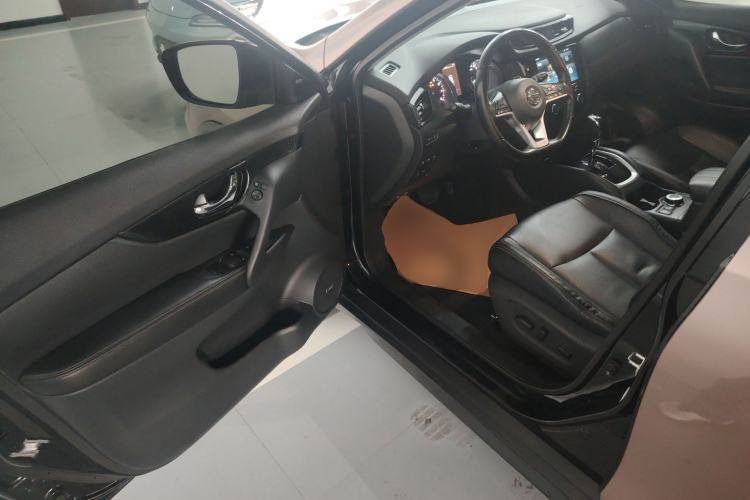 Used Nissan X-Trail 2019 2.5L CVT Smart Connect Luxury Edition 4WD Driver Seat