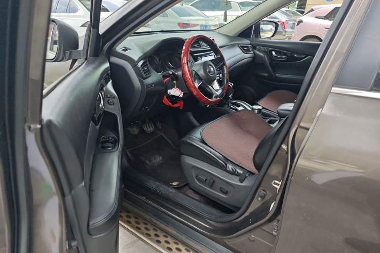 Used Nissan X-Trail 2019 2.0L CVT Comfort Edition 2WD Driver Seat