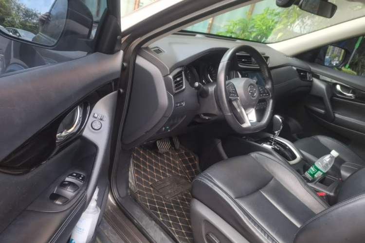 Used Nissan X-Trail 2019 2.0L CVT Smart Connect Comfort Edition 2WD Driver Seat