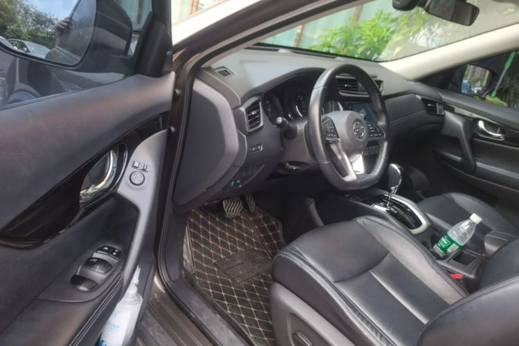 Used Nissan X-Trail 2019 2.0L CVT Smart Connect Comfort Edition 2WD Driver Seat