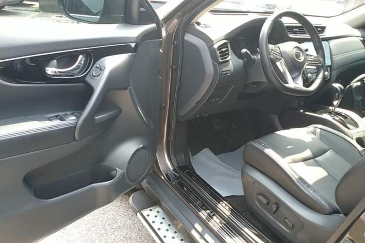 Used Nissan X-Trail 2019 2.0L CVT Smart Connect Comfort Edition 2WD Driver Seat