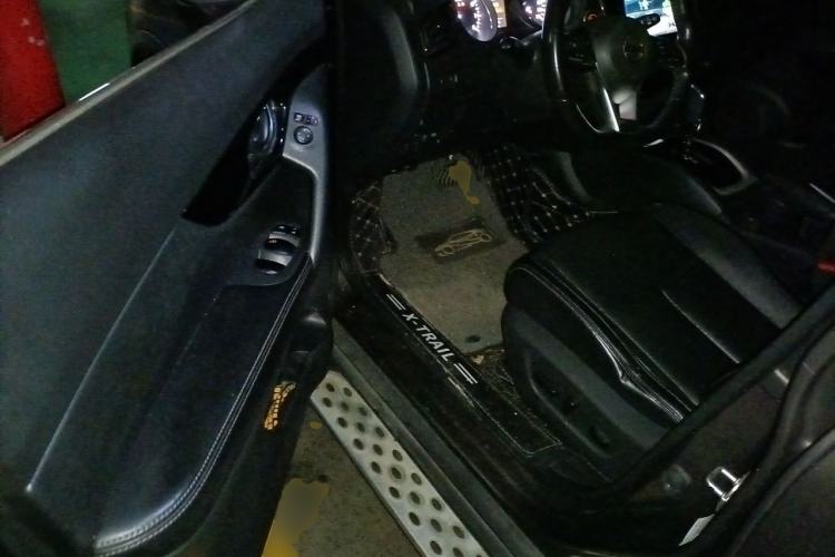 Used Nissan X-Trail 2019 2.0L CVT Smart Connect Comfort Edition 2WD Driver Seat
