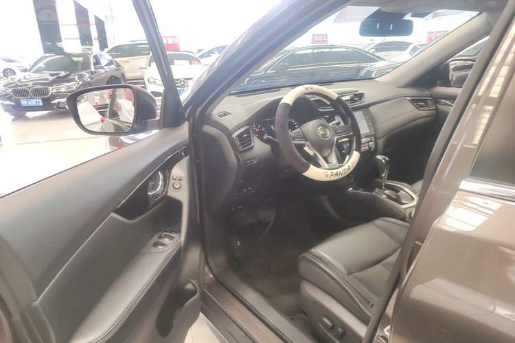 Used Nissan X-Trail 2019 2.0L CVT Smart Connect Comfort Edition 2WD Driver Seat