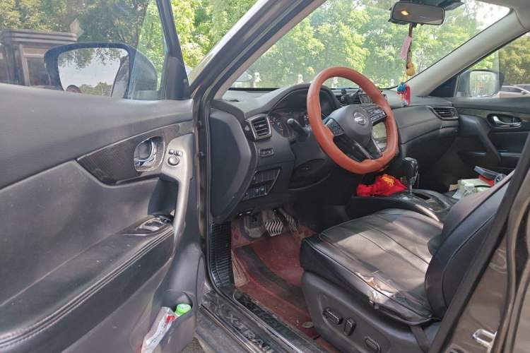 Used Nissan X-Trail 2019 2.0L CVT Smart Connect Comfort Edition 2WD Driver Seat