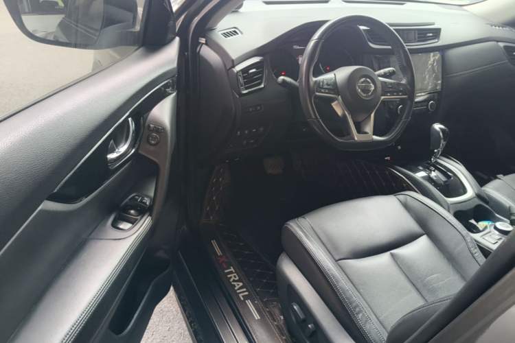 Used Nissan X-Trail 2019 2.5L CVT Smart Connect Luxury Edition 4WD Driver Seat