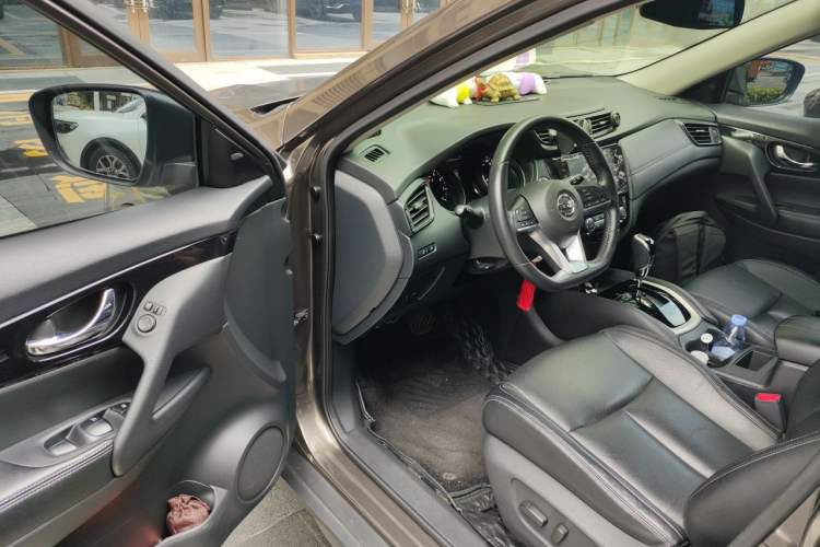 Used Nissan X-Trail 2019 2.0L CVT Smart Connect Comfort Edition 2WD Driver Seat