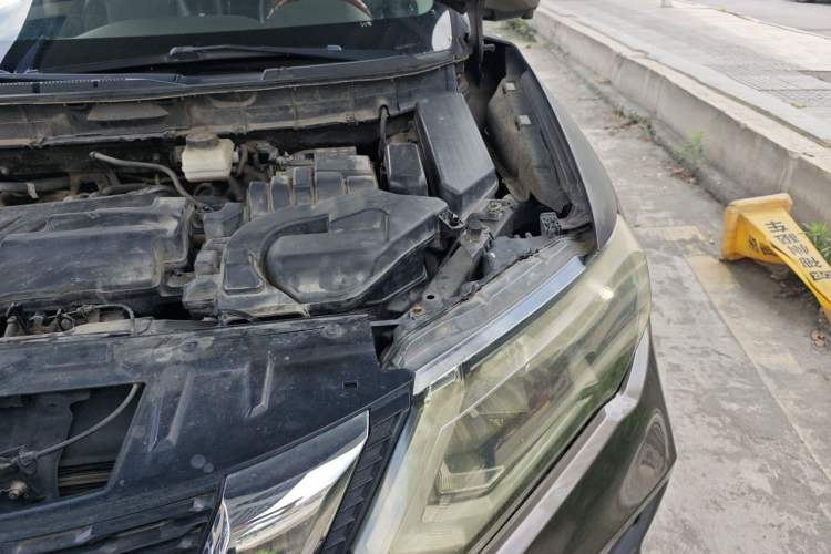 Used Nissan X-Trail 2019 2.0L CVT Comfort Edition 2WD Engine Bay Left