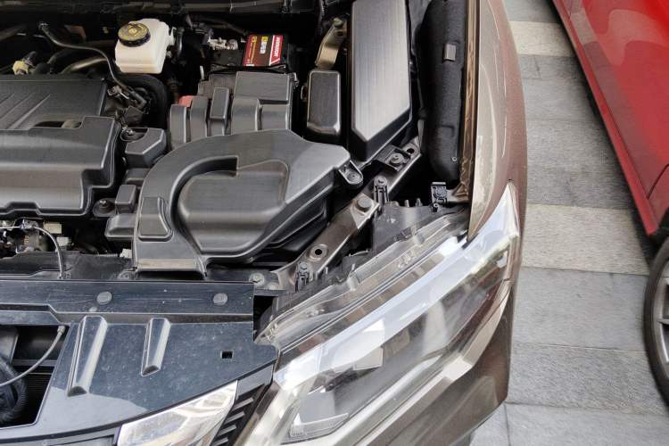 Used Nissan X-Trail 2019 2.0L CVT Smart Connect Comfort Edition 2WD Engine Bay Left