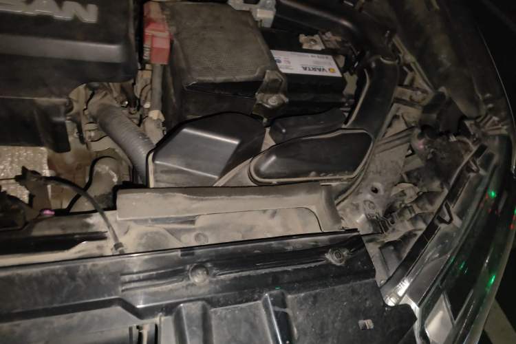 Used Nissan X-Trail 2019 2.5L CVT Smart Connect Luxury Edition 4WD Engine Bay Left