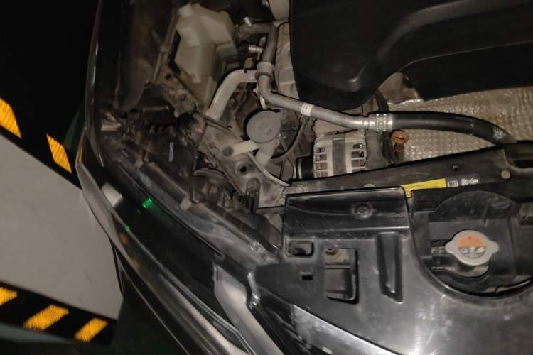 Used Nissan X-Trail 2019 2.5L CVT Smart Connect Luxury Edition 4WD Engine Bay Right