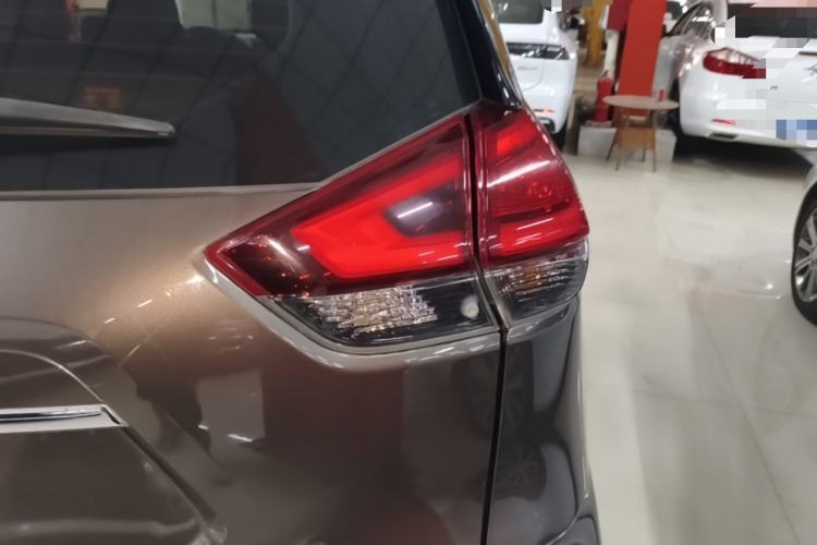 Used Nissan X-Trail 2019 2.0L CVT Comfort Edition 2WD Exterior 3