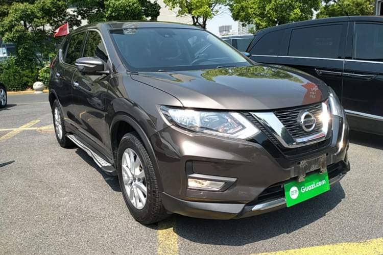 Used Nissan X-Trail 2019 2.0L CVT Smart Connect Comfort Edition 2WD Front Right 45 Deg