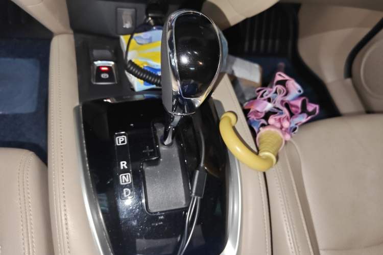 Used Nissan X-Trail 2019 2.0L CVT Smart Connect Comfort Edition 2WD Gear Lever