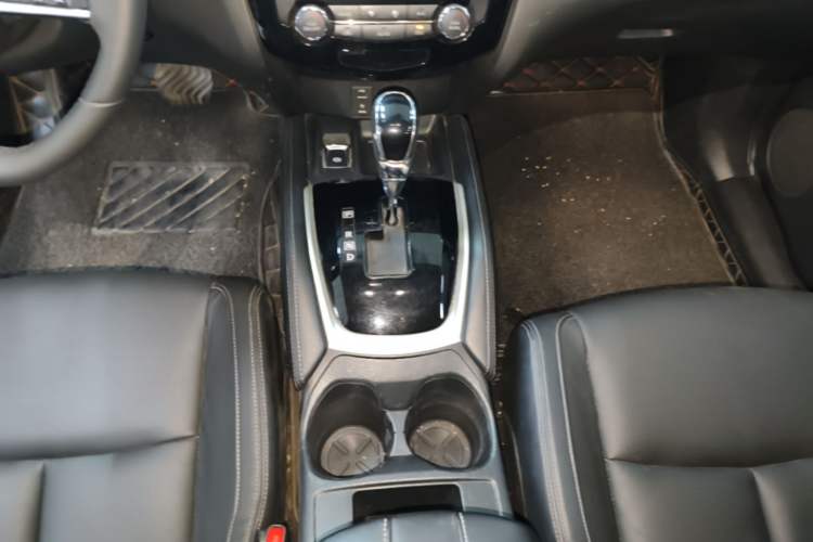 Used Nissan X-Trail 2019 2.0L CVT Comfort Edition 2WD Gear Lever