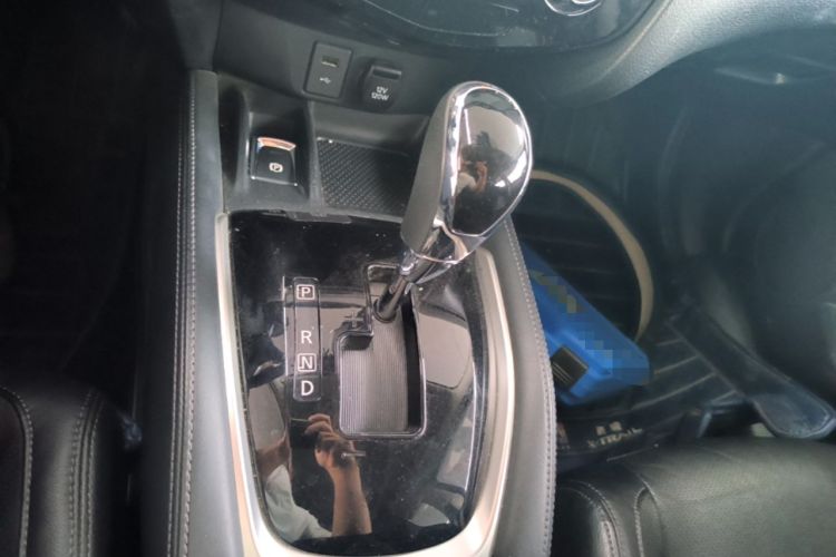Used Nissan X-Trail 2019 2.0L CVT Smart Connect Comfort Edition 2WD Gear Lever