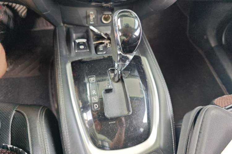 Used Nissan X-Trail 2019 2.0L CVT Comfort Edition 2WD Gear Lever