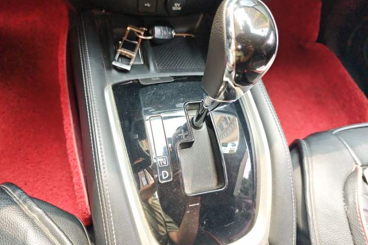 Used Nissan X-Trail 2019 2.0L CVT Smart Connect Comfort Edition 2WD Gear Lever