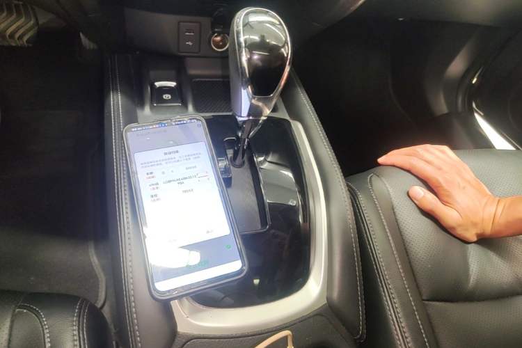 Used Nissan X-Trail 2019 2.0L CVT Smart Connect Comfort Edition 2WD Gear Lever