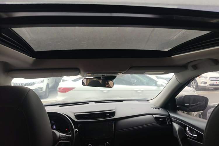 Used Nissan X-Trail 2019 2.5L CVT Smart Connect Luxury Edition 4WD Headliner