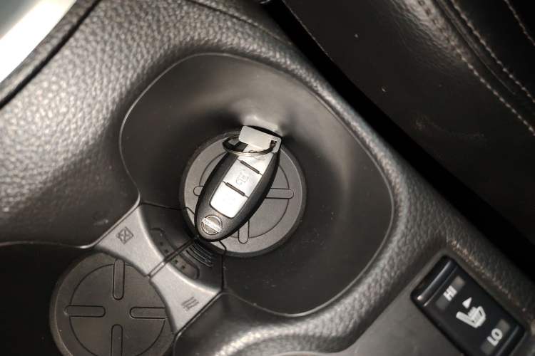 Used Nissan X-Trail 2019 2.5L CVT Smart Connect Luxury Edition 4WD Interior 1
