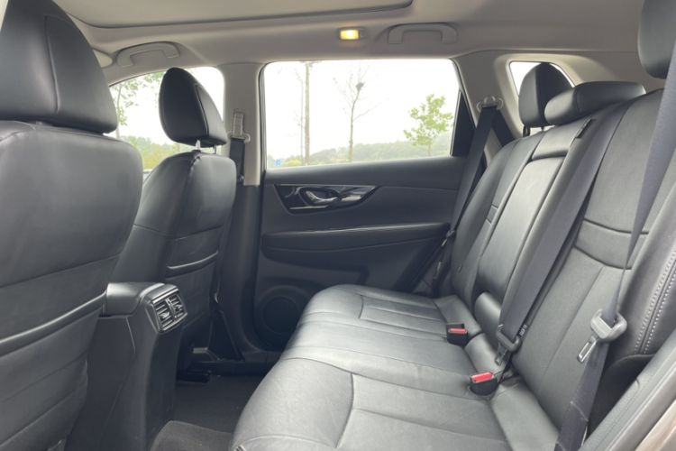 Used Nissan X-Trail 2019 2.0L CVT Smart Connect Comfort Edition 2WD Interior 4