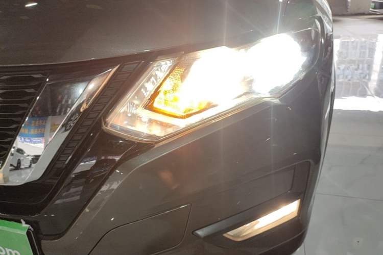 Used Nissan X-Trail 2019 2.0L CVT Smart Connect Comfort Edition 2WD Left Front Headlight