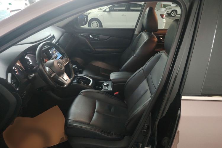 Used Nissan X-Trail 2019 2.5L CVT Smart Connect Luxury Edition 4WD Left Front Seat