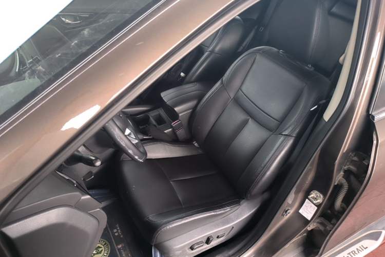 Used Nissan X-Trail 2019 2.0L CVT Smart Connect Comfort Edition 2WD Left Front Seat