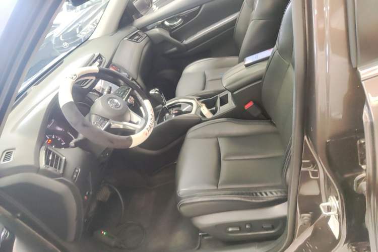 Used Nissan X-Trail 2019 2.0L CVT Smart Connect Comfort Edition 2WD Left Front Seat