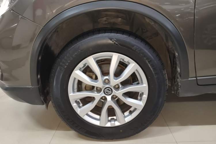 Used Nissan X-Trail 2019 2.0L CVT Comfort Edition 2WD Left Front Wheel Hub