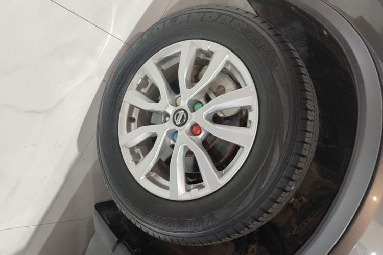 Used Nissan X-Trail 2019 2.0L CVT SmartConnect 7-Seater Comfort Edition 2WD Left Front Wheel Hub