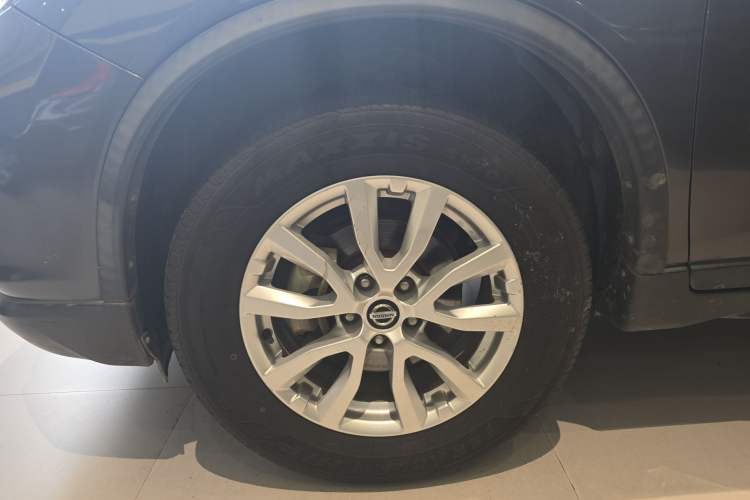 Used Nissan X-Trail 2019 2.0L CVT Smart Connect Comfort Edition 2WD Left Front Wheel Hub