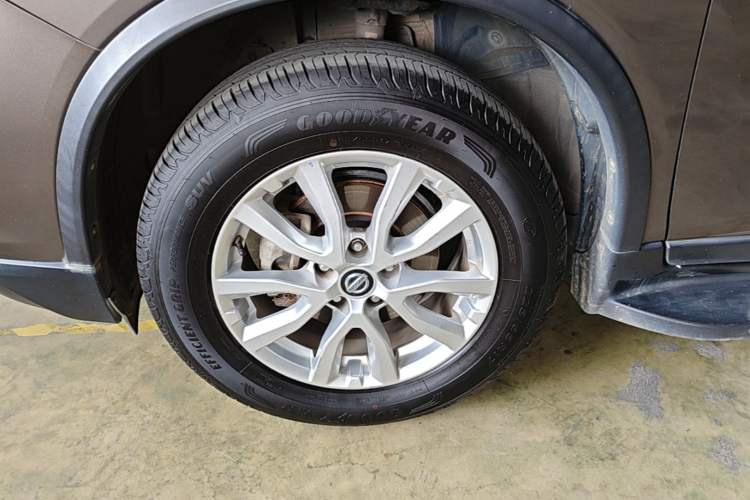 Used Nissan X-Trail 2019 2.0L CVT Smart Connect Comfort Edition 2WD Left Front Wheel Hub