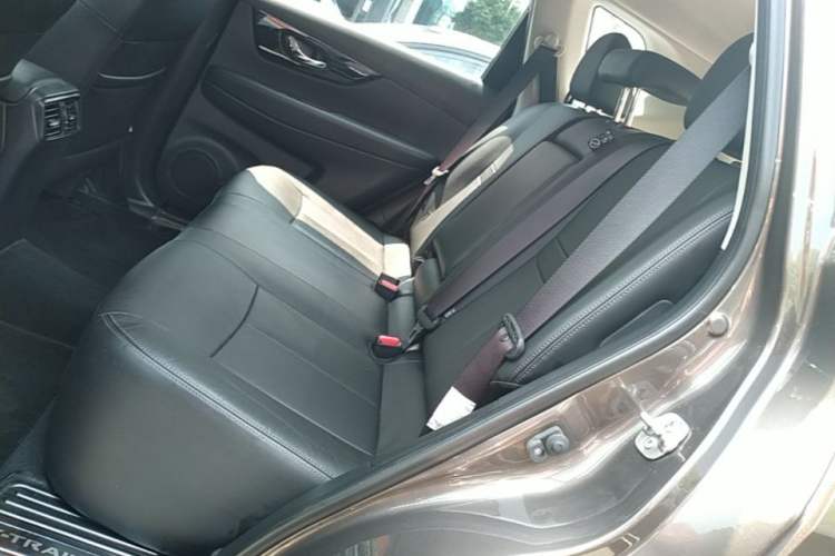 Used Nissan X-Trail 2019 2.0L CVT Smart Connect Comfort Edition 2WD Left Rear Seat