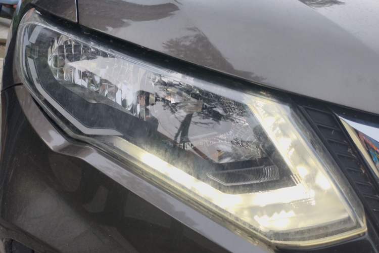 Used Nissan X-Trail 2019 2.0L CVT Comfort Edition 2WD Right Front Headlight