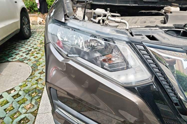 Used Nissan X-Trail 2019 2.0L CVT Smart Connect Comfort Edition 2WD Right Front Headlight