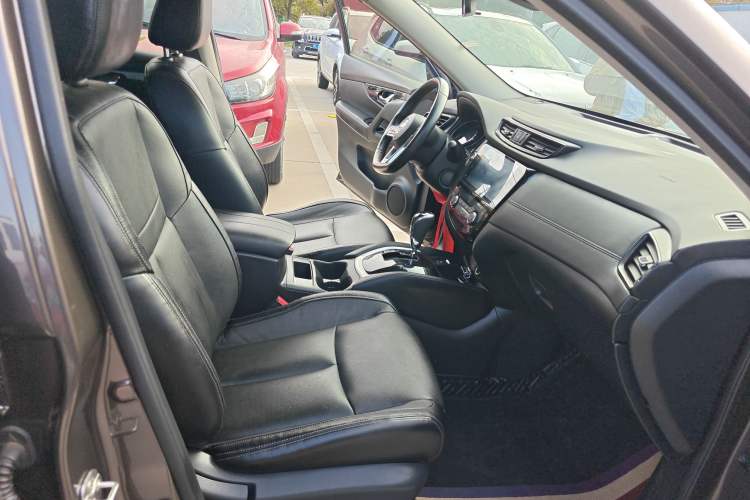 Used Nissan X-Trail 2019 2.0L CVT Smart Connect Comfort Edition 2WD Right Front Seat