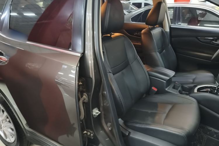 Used Nissan X-Trail 2019 2.0L CVT Comfort Edition 2WD Right Front Seat