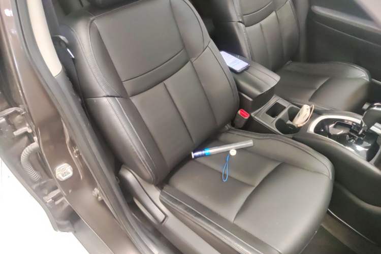 Used Nissan X-Trail 2019 2.0L CVT Smart Connect Comfort Edition 2WD Right Front Seat