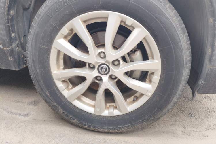 Used Nissan X-Trail 2019 2.0L CVT Comfort Edition 2WD Right Front Wheel Hub
