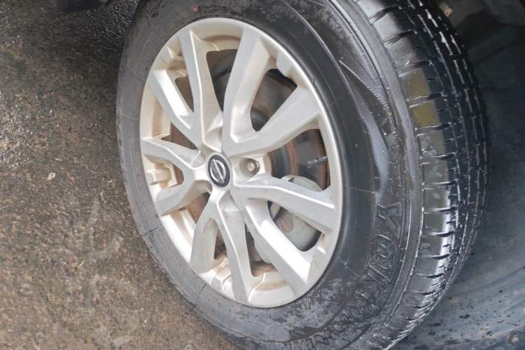 Used Nissan X-Trail 2019 2.0L CVT SmartConnect 7-Seater Comfort Edition 2WD Right Front Wheel Hub