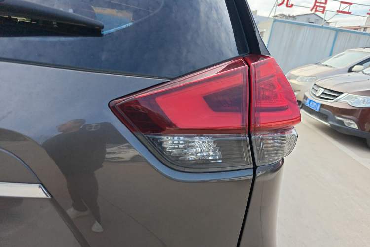 Used Nissan X-Trail 2019 2.0L CVT Smart Connect Comfort Edition 2WD Right Rear Taillight