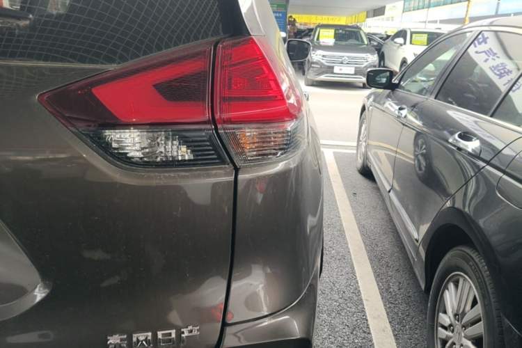 Used Nissan X-Trail 2019 2.5L CVT Smart Connect Luxury Edition 4WD Right Rear Taillight